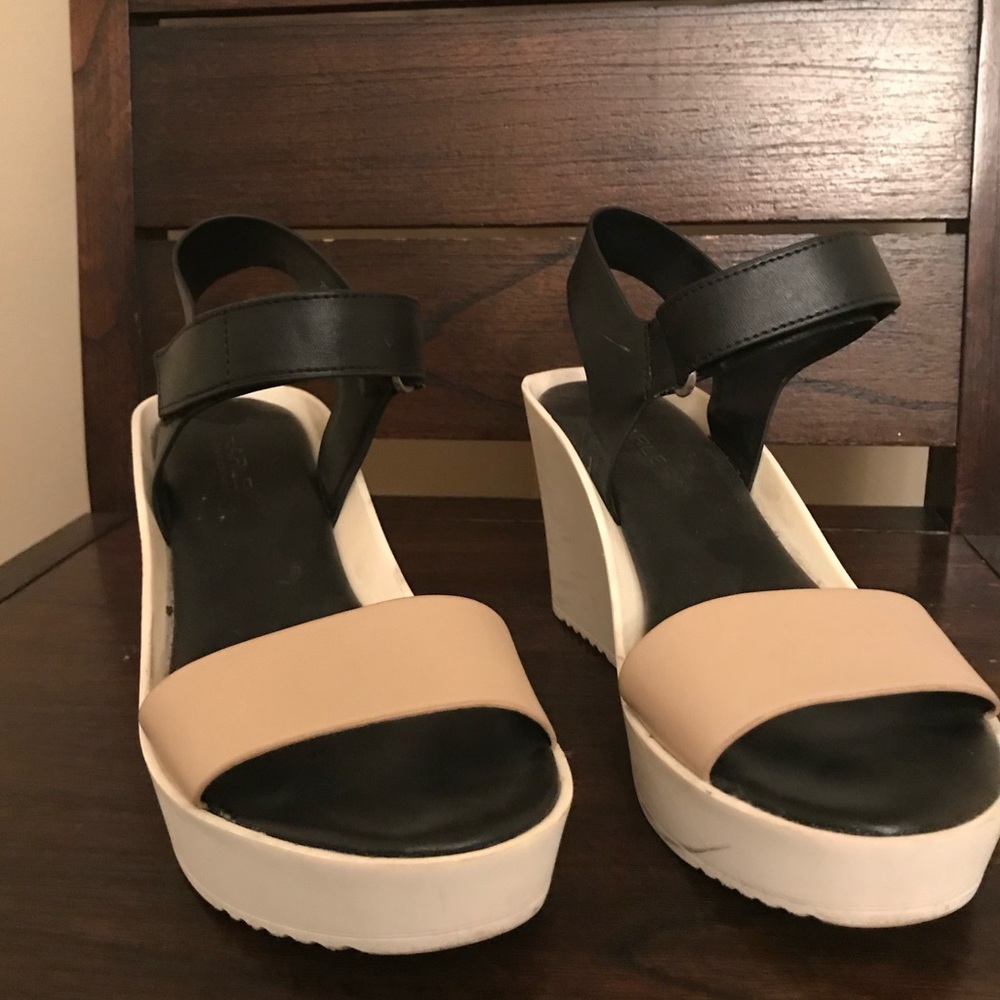 Platform wedge sandal, lightly worn, 3.5 inch heel